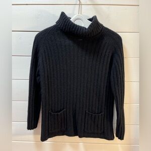 DEANE & WHITE Black Ribbed Turtleneck Sweater – Size M